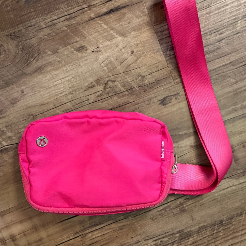 Lululemon crossbody